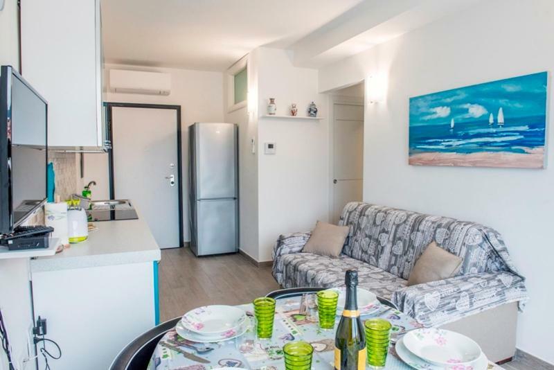 Miramare 22 Apartment Кастелсардо Екстериор снимка